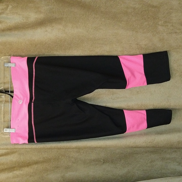 Xersion Activewear, Fitted, size Medium - Picture 3 of 4